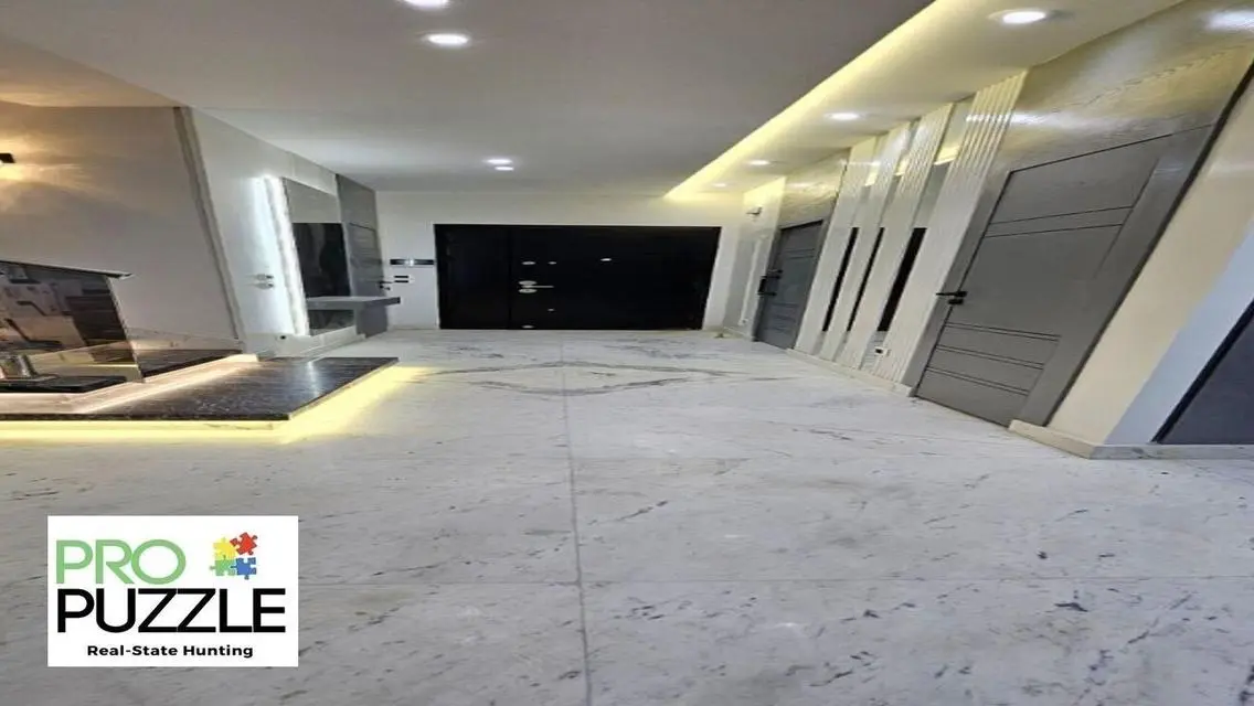 Standalone Villa for Rent in Hyde Park