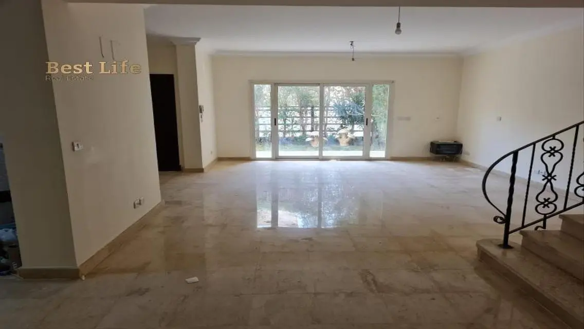 Luxury Apartment with Private Garden and Shared Gym