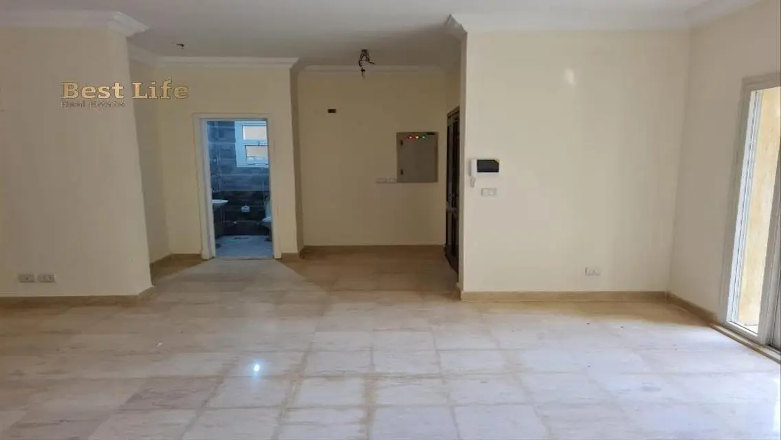 Luxury Apartment with Private Garden and Shared Gym