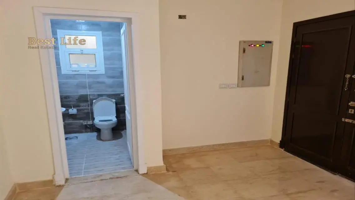 Luxury Apartment with Private Garden and Shared Gym