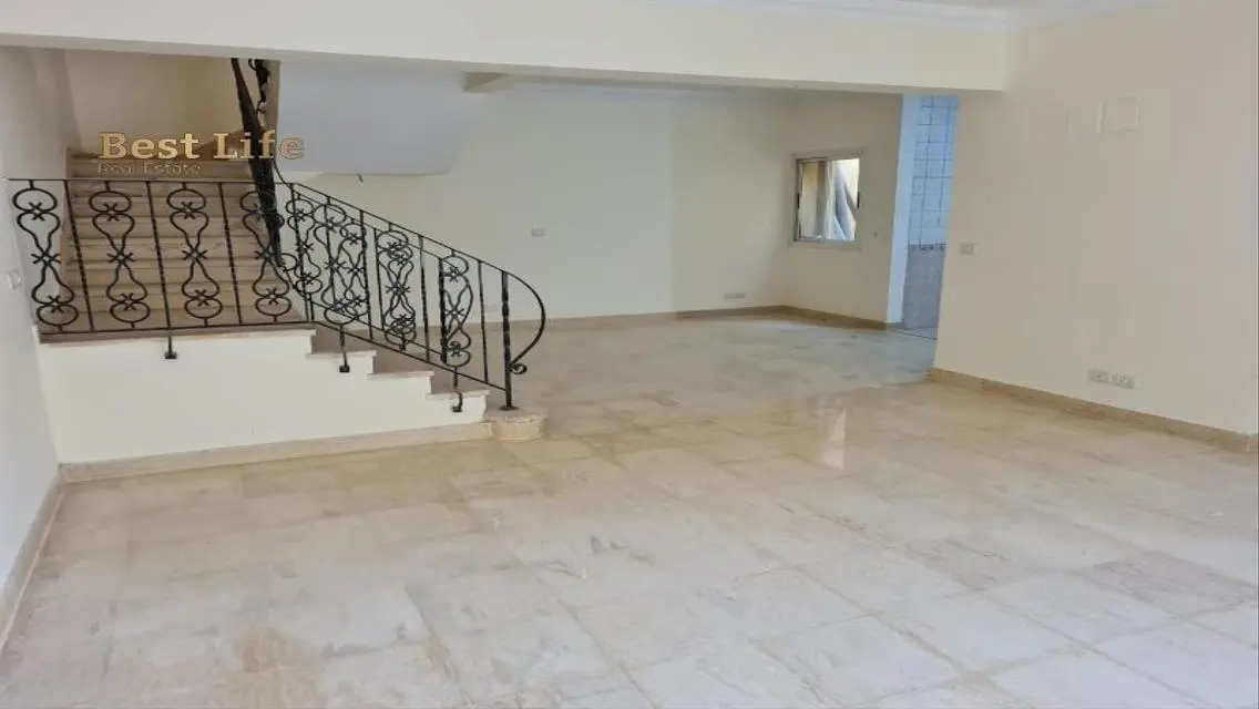 Luxury Apartment with Private Garden and Shared Gym