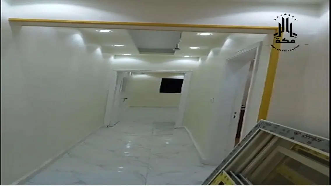 Fully Equipped Office Unit with Modern Design
