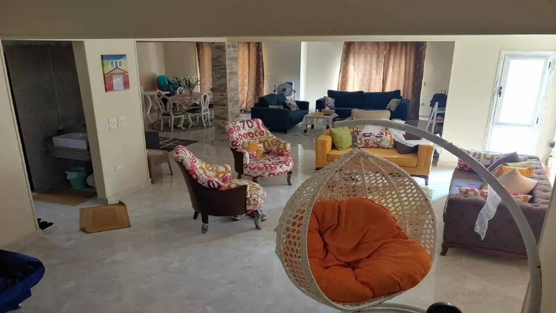 فيلا فاخرة بمساحة متر في أرقى المناطق