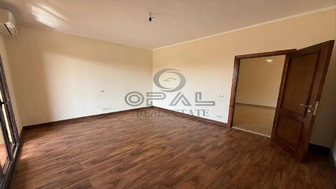 Duplex for Rent in Casa Beverly Hills Area