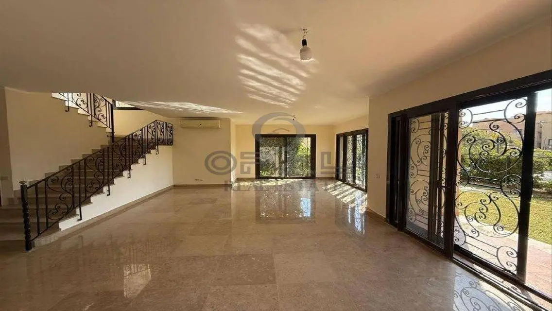 Duplex for Rent in Casa Beverly Hills Area