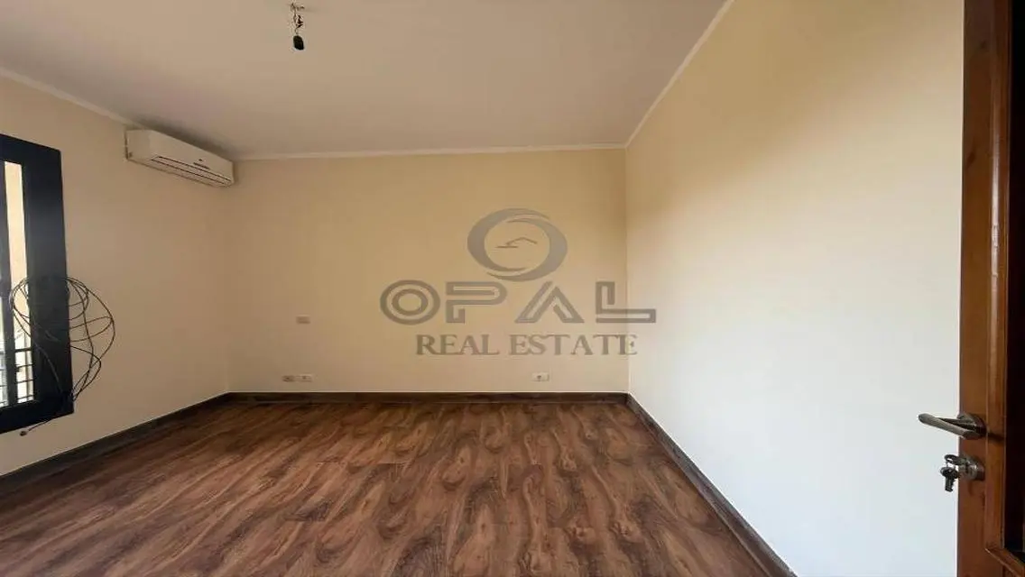 Duplex for Rent in Casa Beverly Hills Area