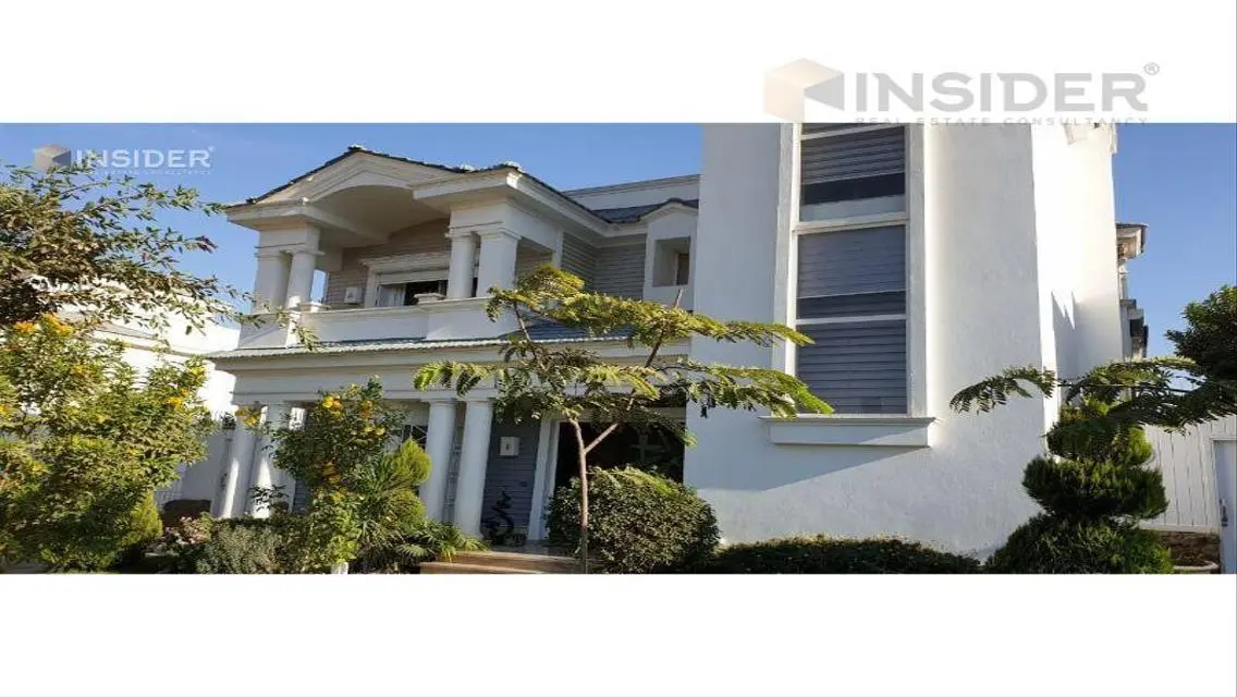 Luxury Villa Overlooking Lakes For Sale