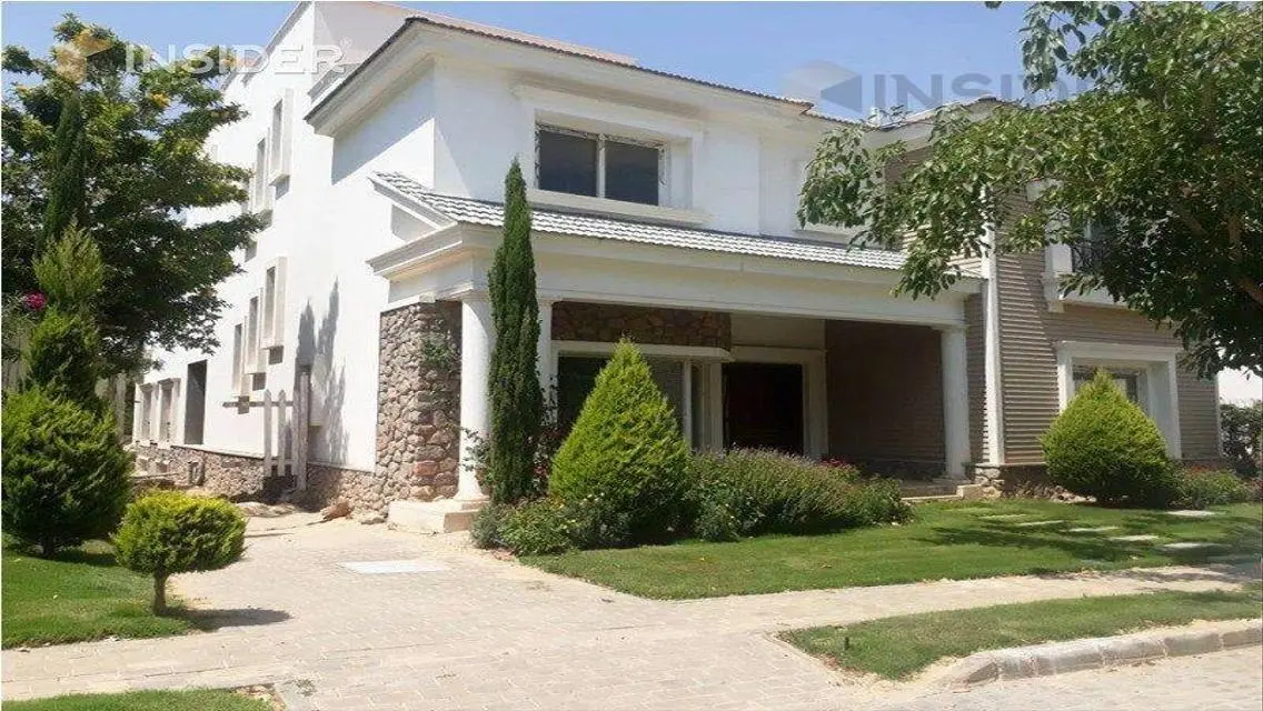 Luxury Villa Overlooking Lakes For Sale