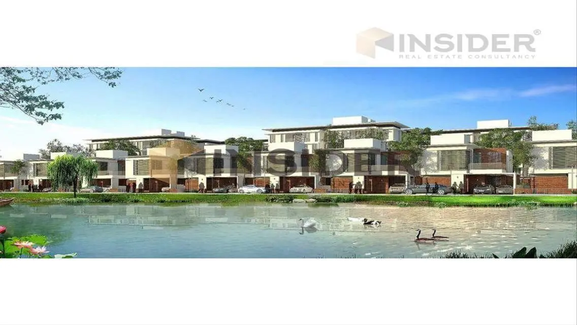 Luxury Apartment Overlooking Lakes with Shared Pool