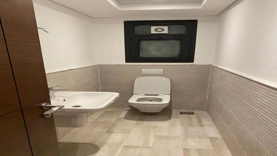 Luxury Home with Stunning Views and Excellent Amenities