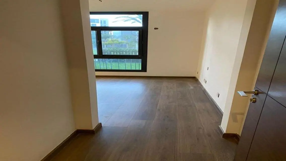Luxury Home with Stunning Views and Excellent Amenities