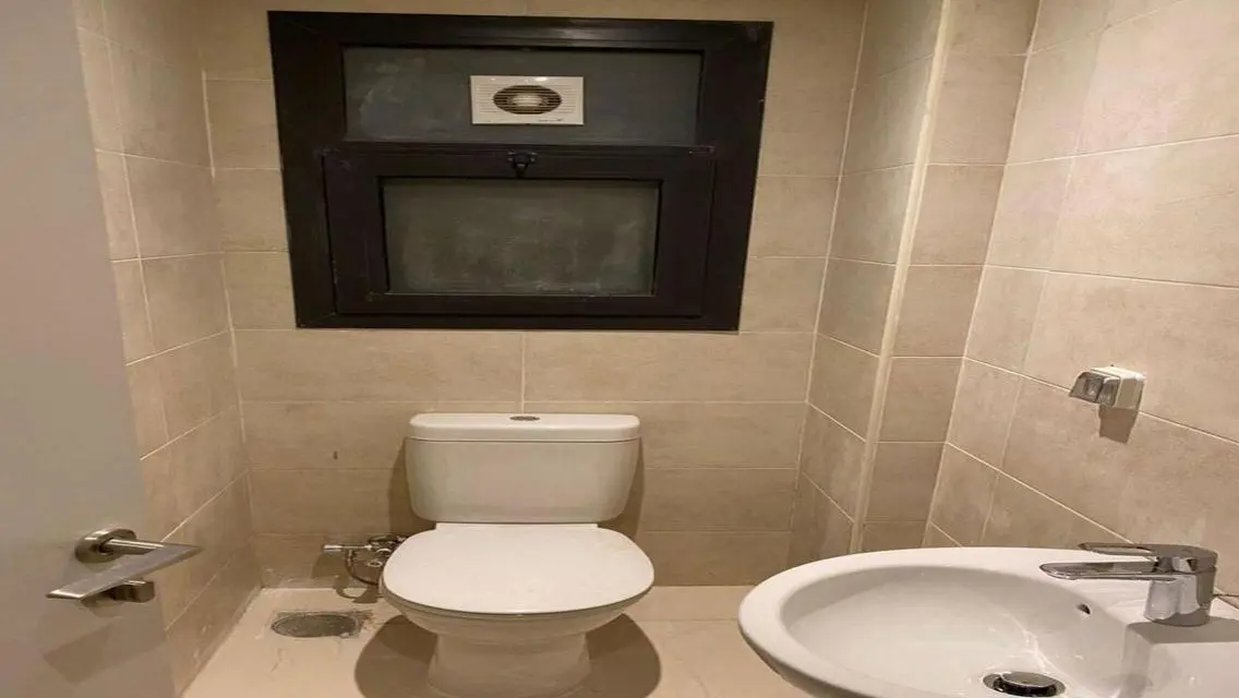 Luxury Home with Stunning Views and Excellent Amenities