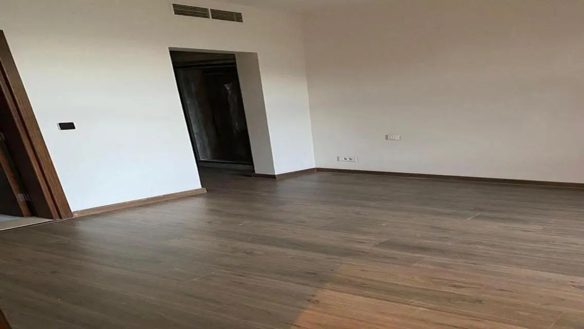 Luxury Home with Stunning Views and Excellent Amenities