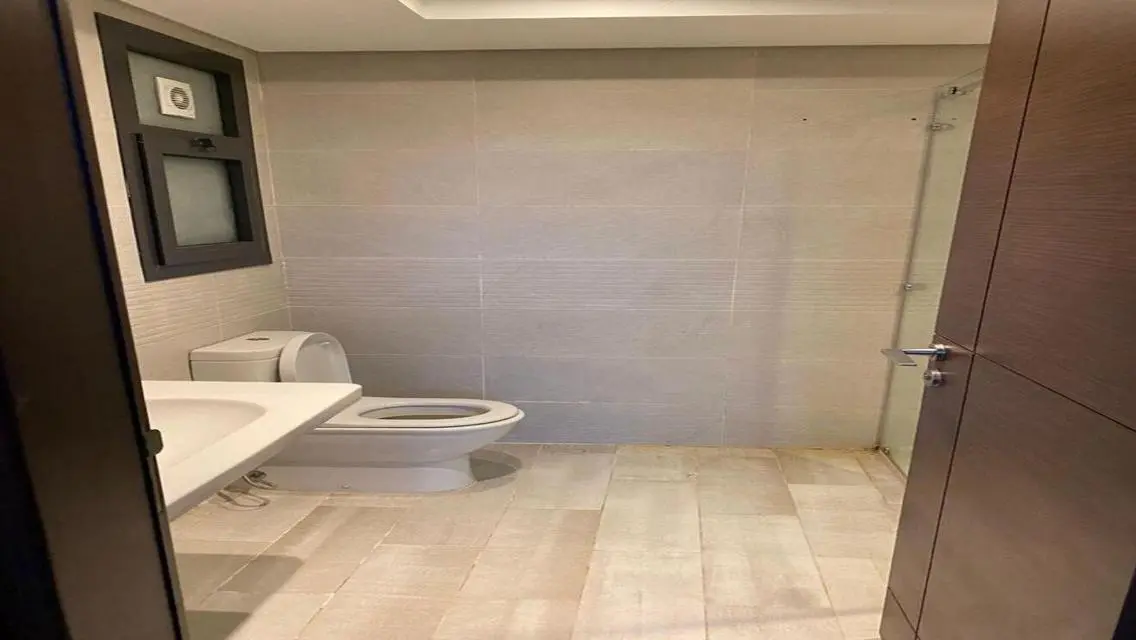 Luxury Home with Stunning Views and Excellent Amenities