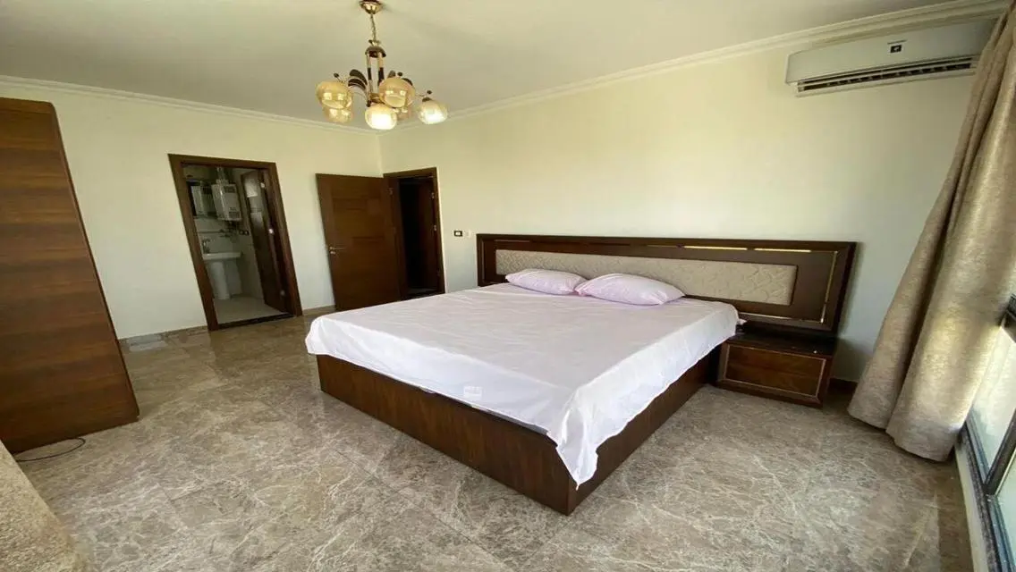 Luxury 2 Bedroom Apartment in a Prime Location