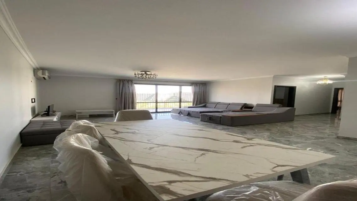 Luxury 2 Bedroom Apartment in a Prime Location