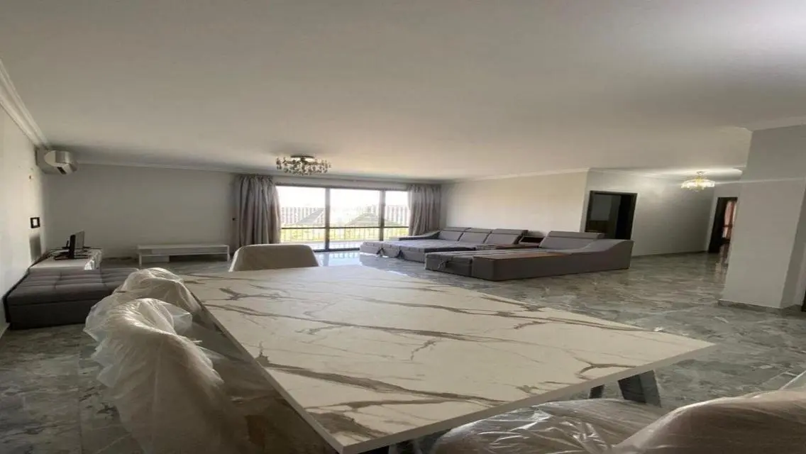 Luxury 2 Bedroom Apartment in a Prime Location