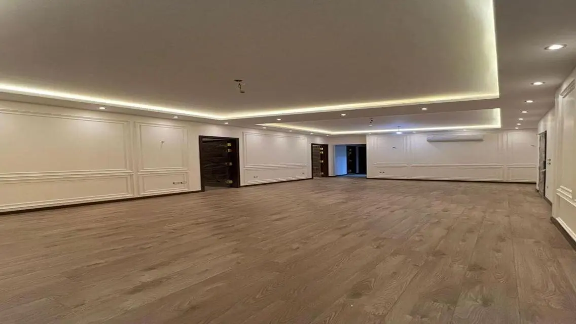 Luxury Apartment with Breathtaking Lake View
