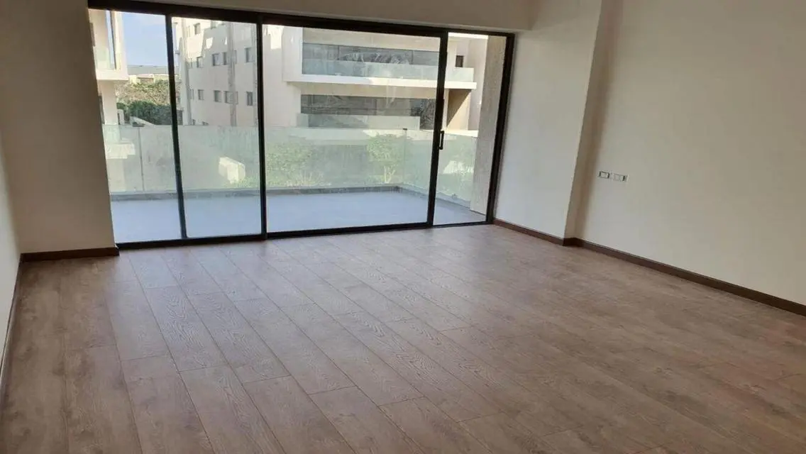 Luxury Apartment with Breathtaking Lake View