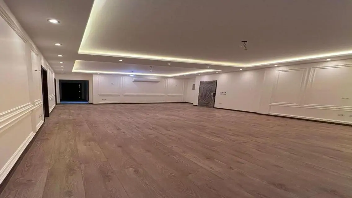 Luxury Apartment with Breathtaking Lake View