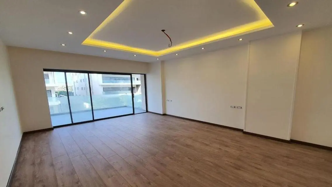 Luxury Apartment with Breathtaking Lake View