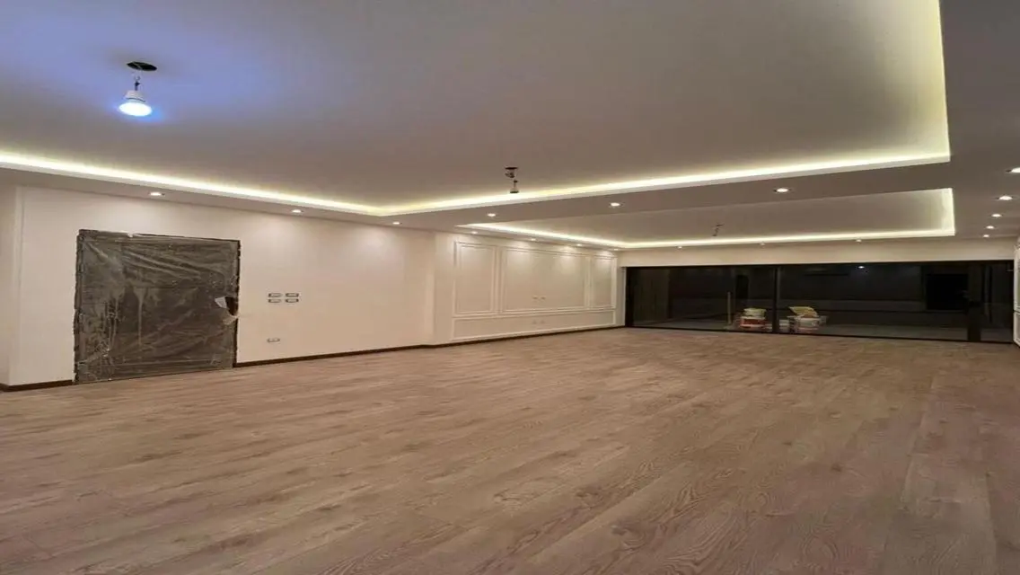Luxury Apartment with Breathtaking Lake View