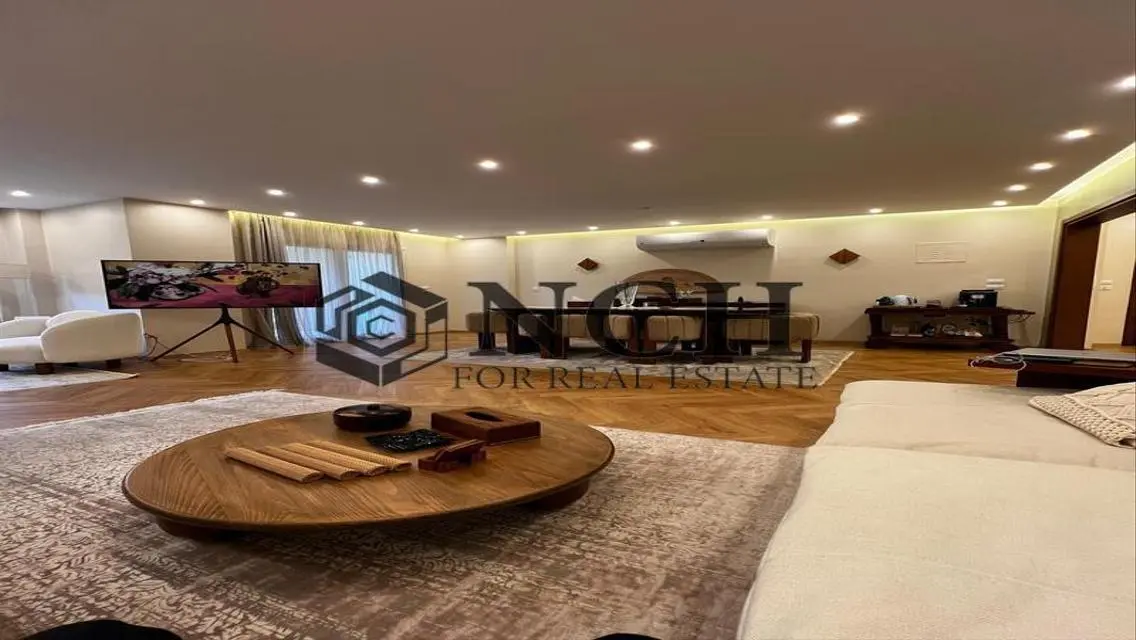 Luxurious Villa for Sale with Spacious Layout and Prime Amenities