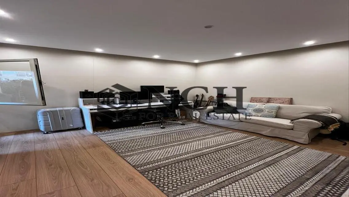 Luxurious Villa for Sale with Spacious Layout and Prime Amenities