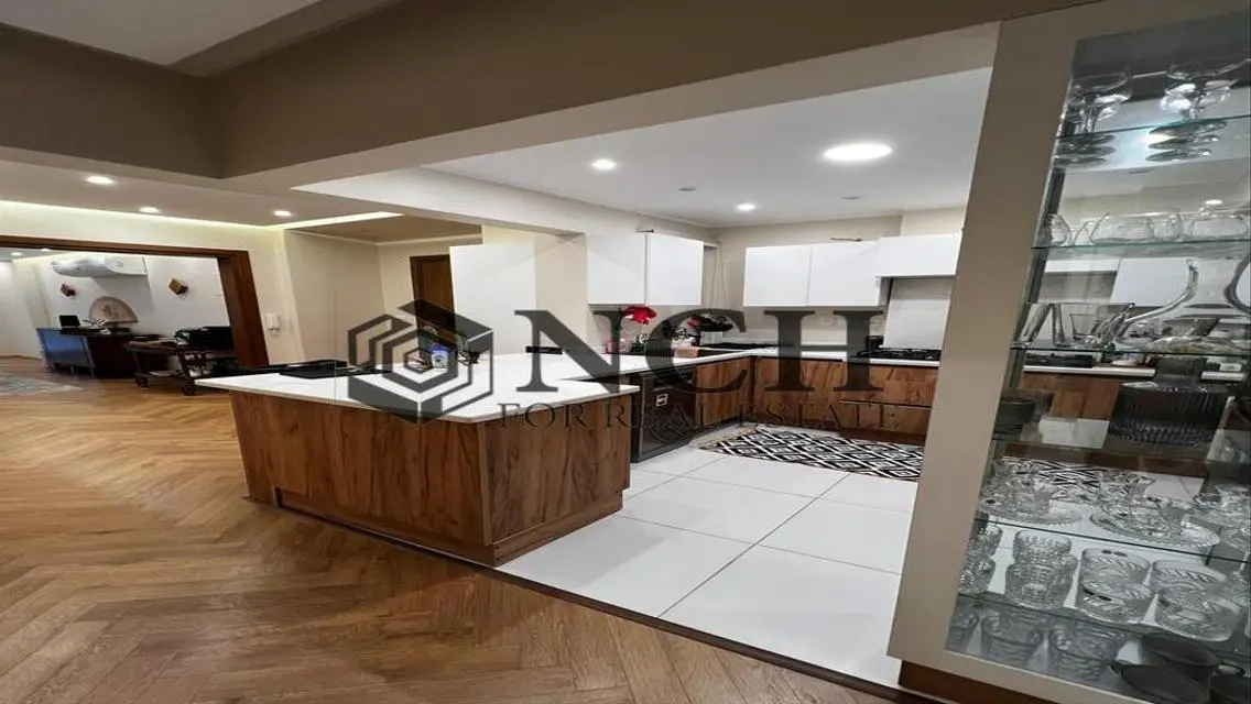 Luxurious Villa for Sale with Spacious Layout and Prime Amenities