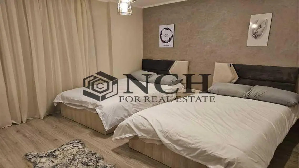 Luxury Lake-view Apartment in Residence 215