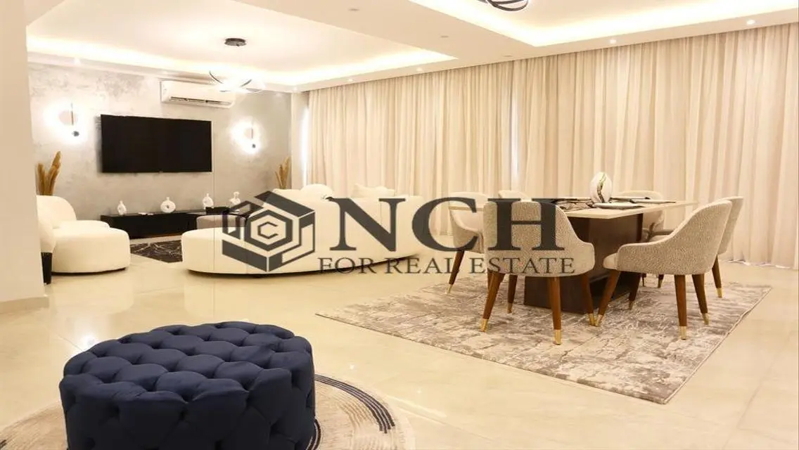 Luxury Lake-view Apartment in Residence 215