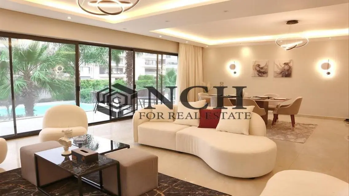 Luxury Lake-view Apartment in Residence 215