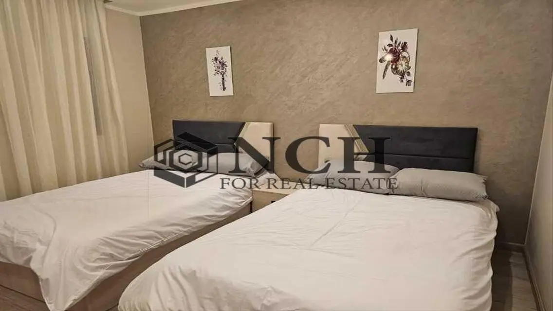 Luxury Lake-view Apartment in Residence 215