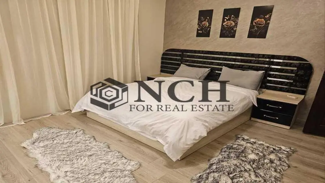 Luxury Lake-view Apartment in Residence 215