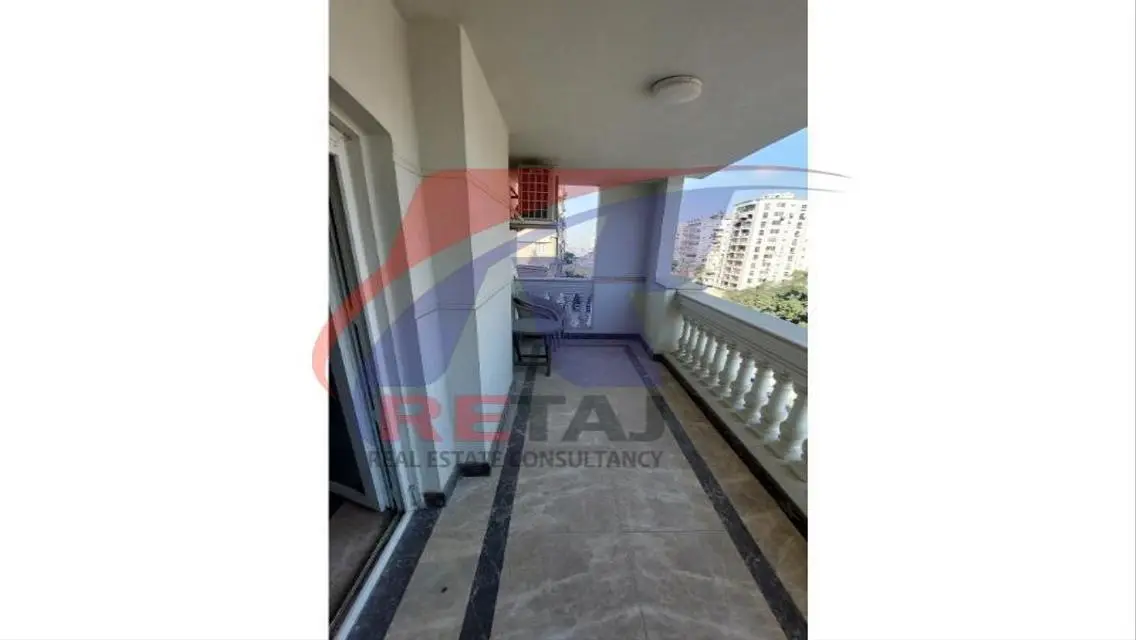 شقة فاخرة للبيع بإطلالة مميزة