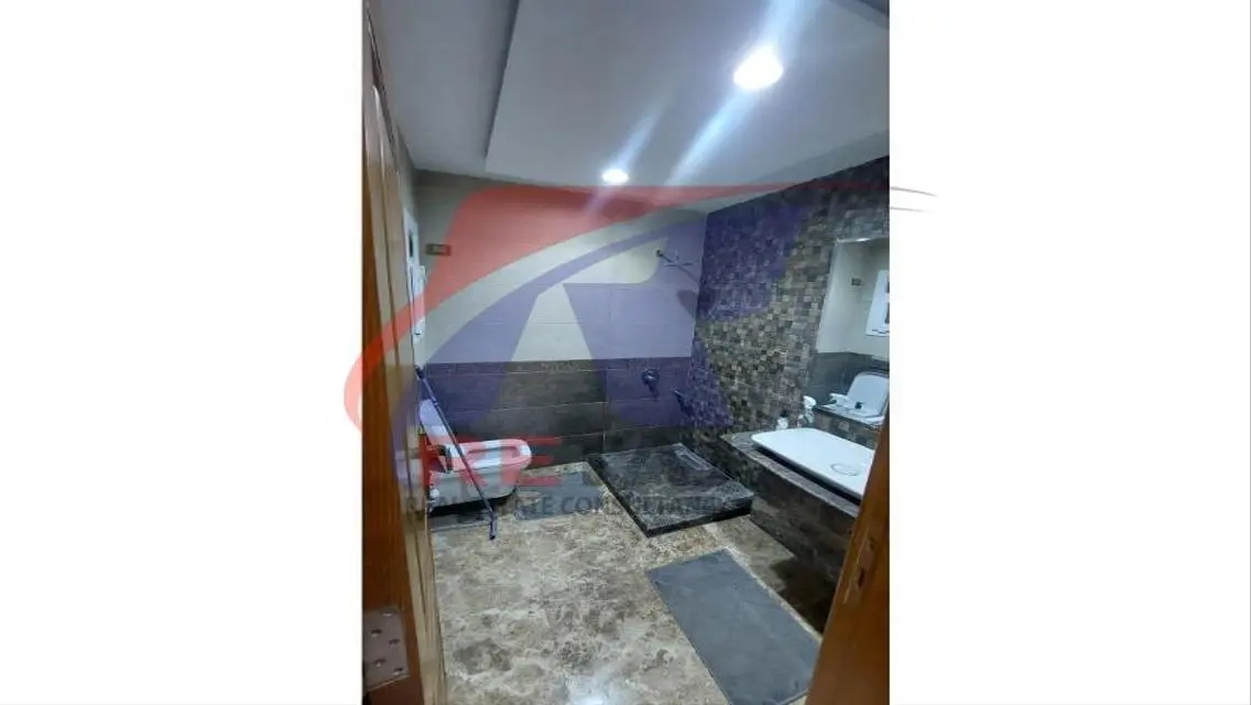 شقة فاخرة للبيع بإطلالة مميزة