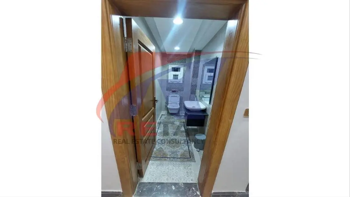 شقة فاخرة للبيع بإطلالة مميزة
