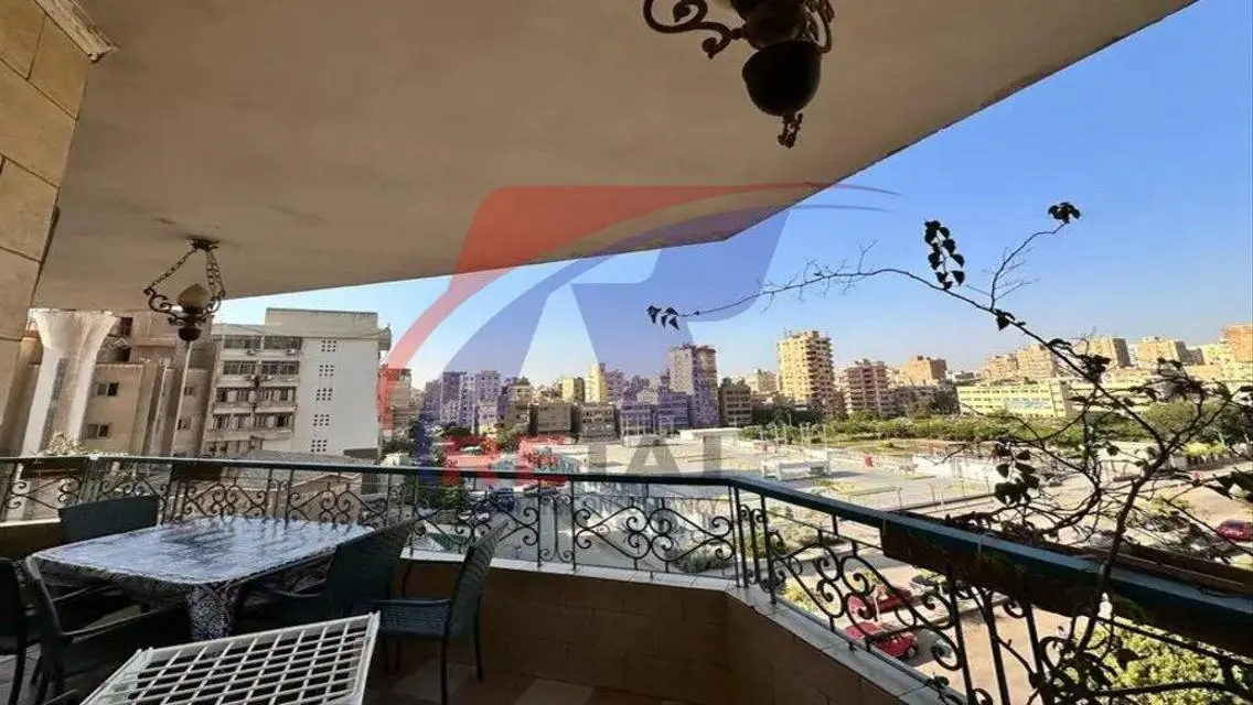 شقة فاخرة بمساحة 1040 متر مربع للبيع