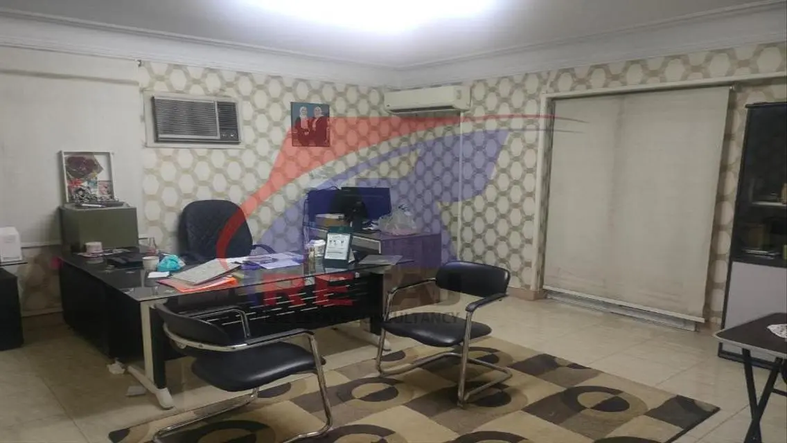 شقة متطورة بإطلالة رائعة في قلب المدينة