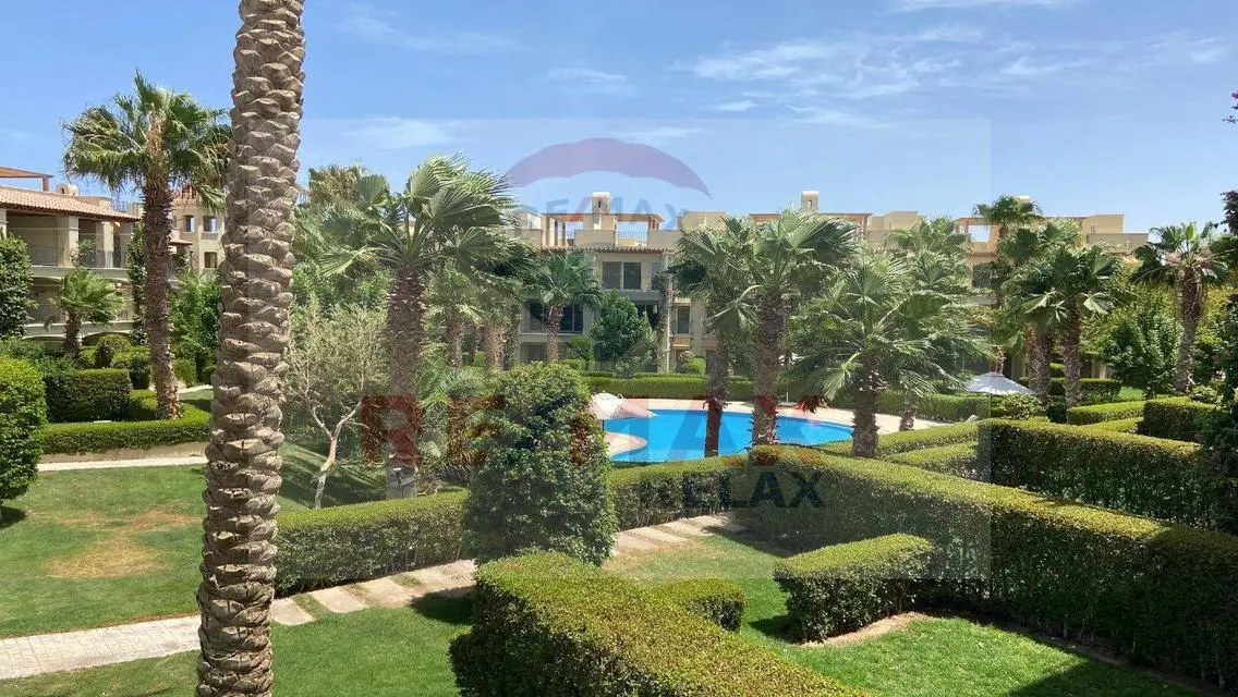 شقة فاخرة تطل على البحيرات في قلب المعلم الرئيسي