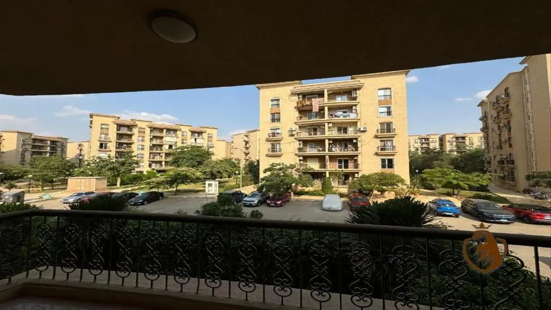 شقة فاخرة بمساحة واسعة في قلب المدينة