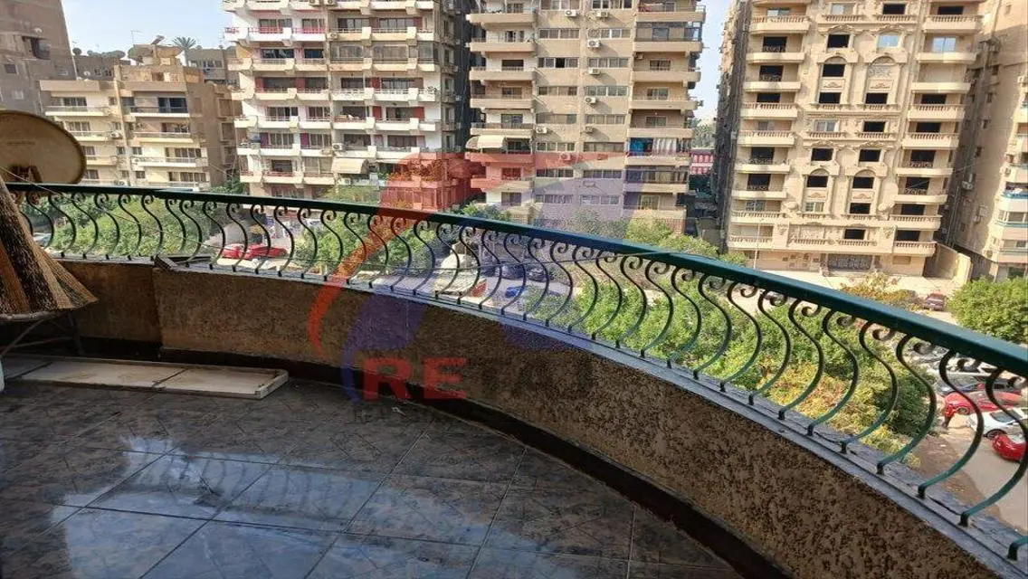 شقة رائعة للبيع - 3 غرف نوم مع شرفة