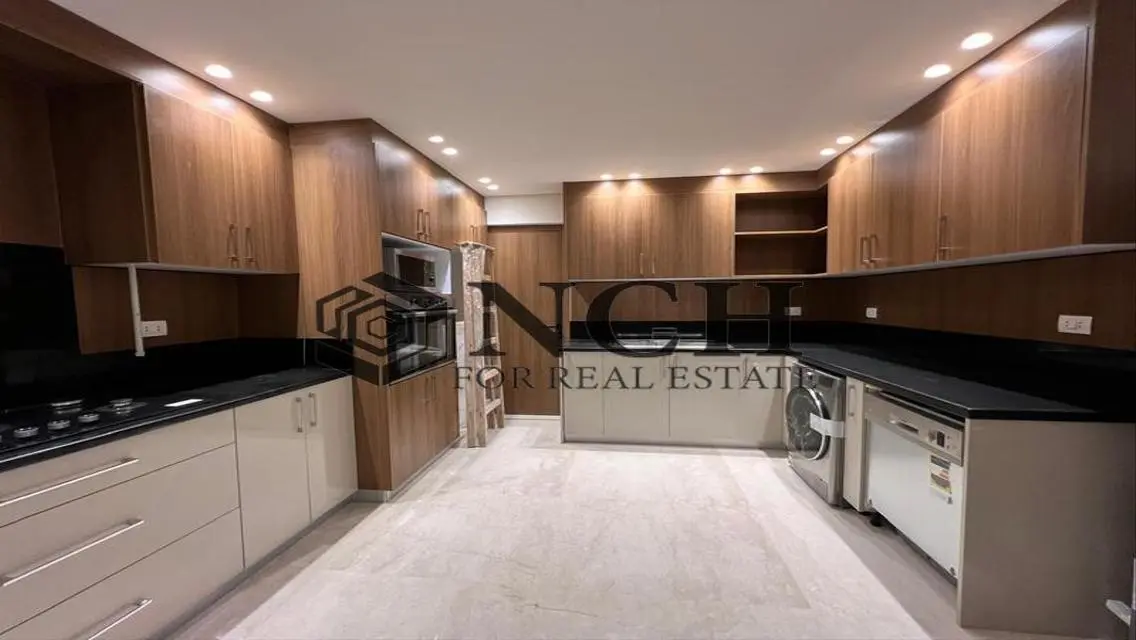 Luxury Apartment with 1100 Meters in a Prime Location
