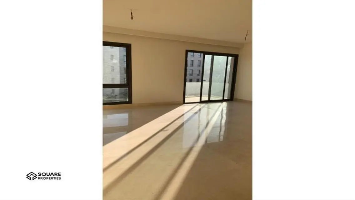 Luxurious Apartment with Spacious Layout and Amenities