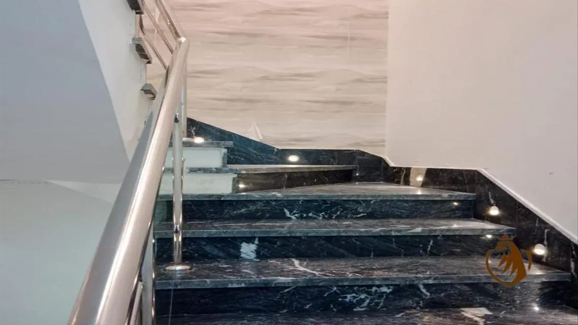 Luxury Apartment in Rehab City