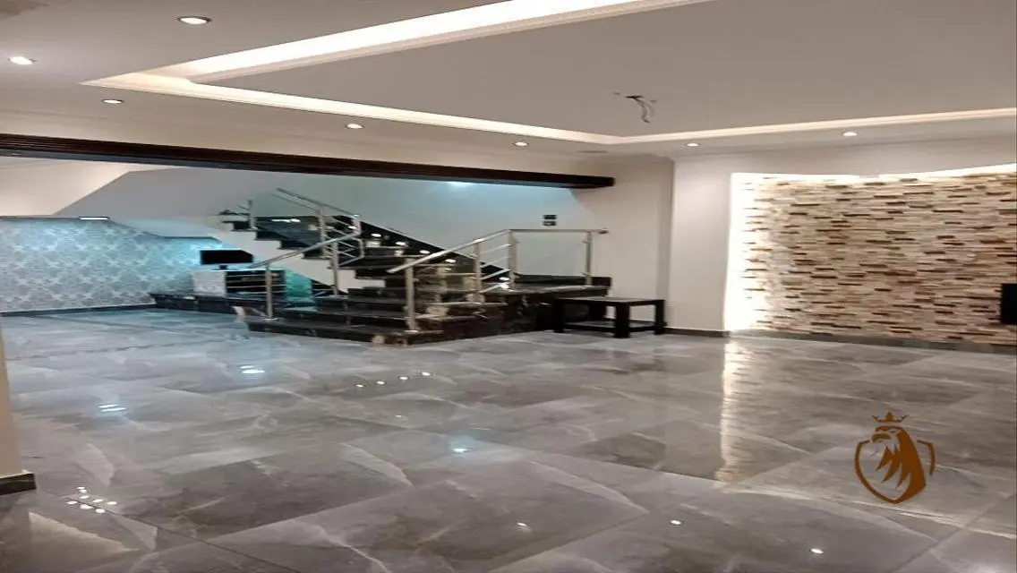 Luxury Apartment in Rehab City