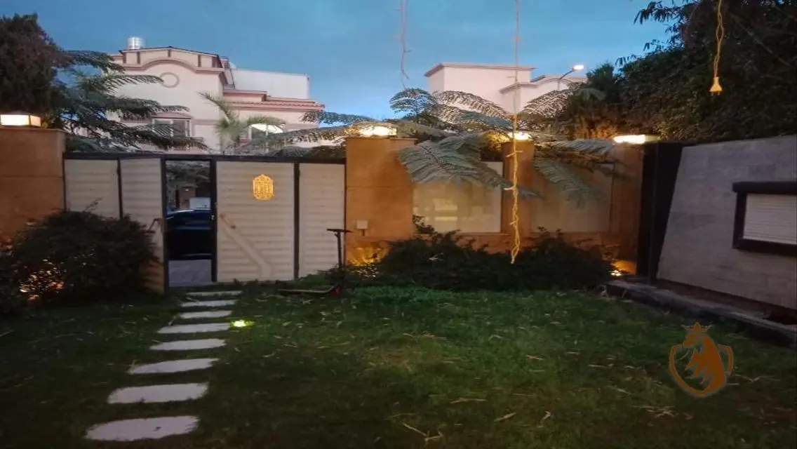 Luxury Apartment in Rehab City