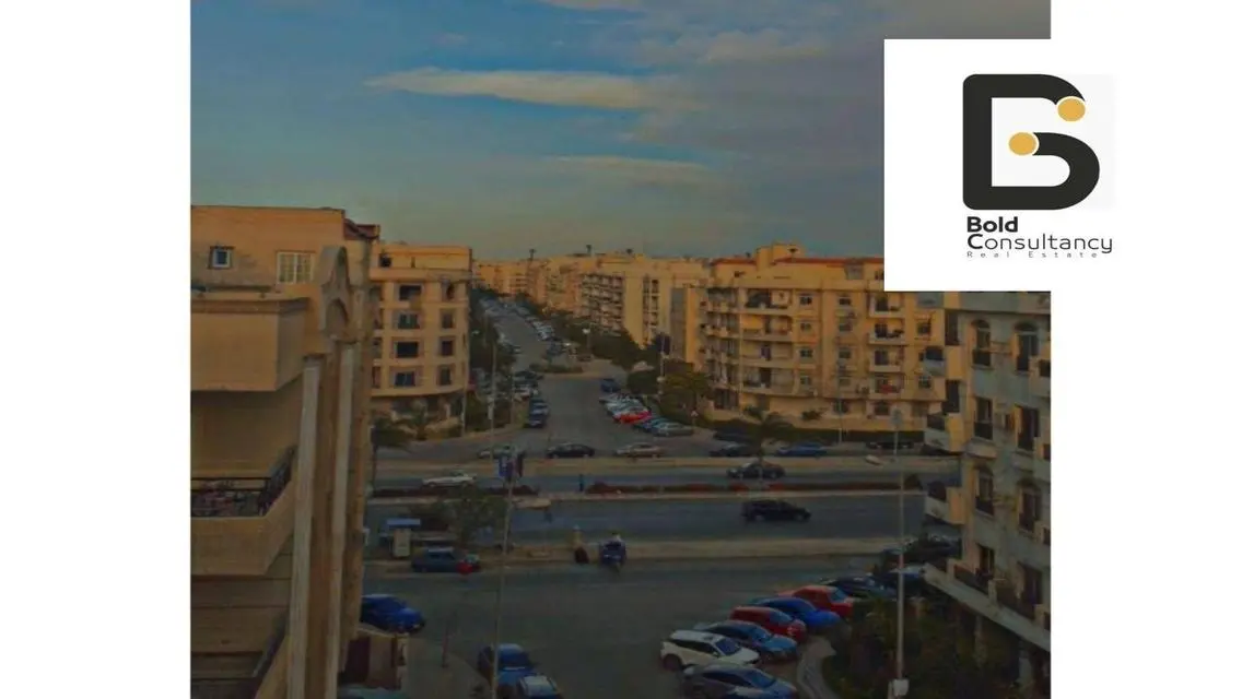 شقة فاخرة مع شرفة وحديقة خاصة