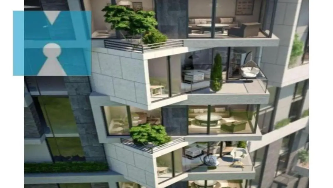 Luxurious Apartment Near a Landmark