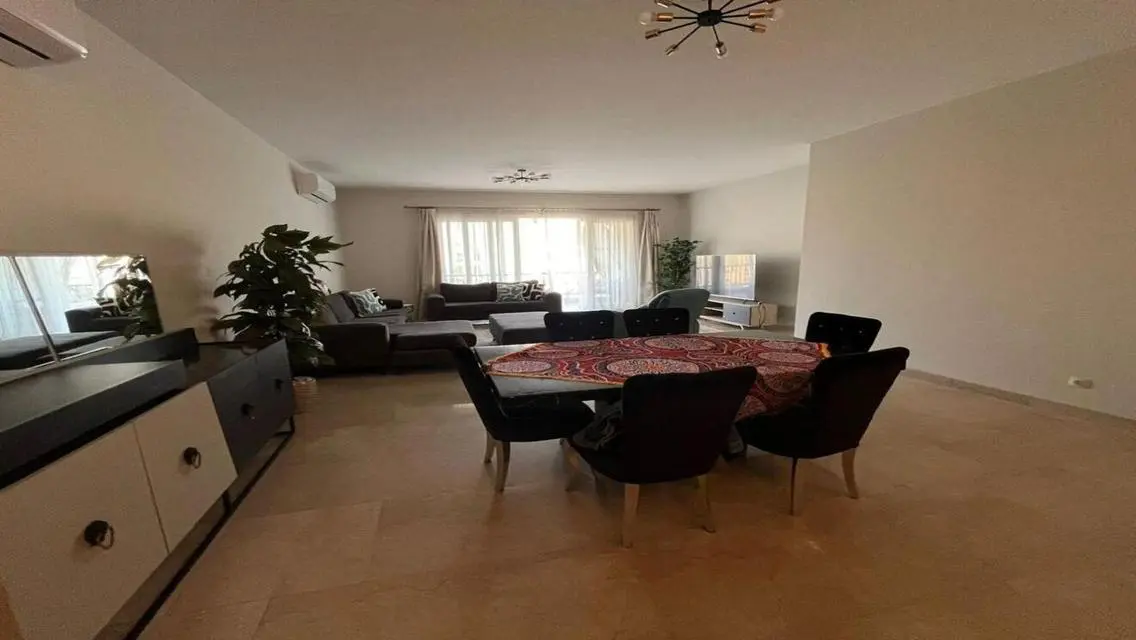Luxury Villa for Rent by the Lakes